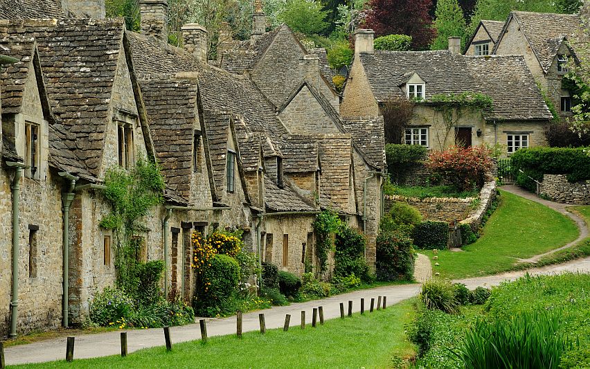 The former weavers' cottages that make up the picturesque Arlington Row in Bibury. 